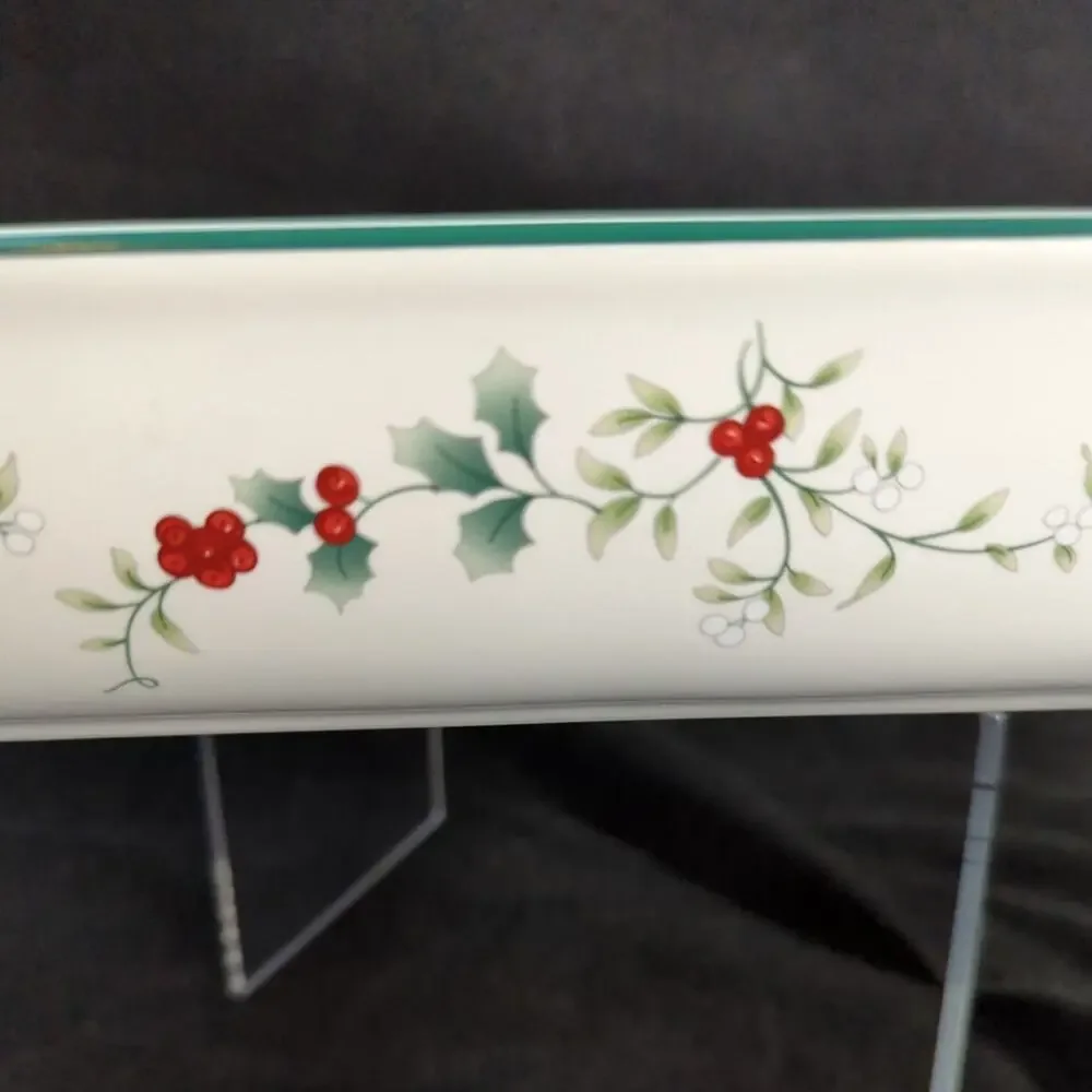 Pfaltzgraff Winterberry Rectangular Baking Dish Oblong Ceramic Pan